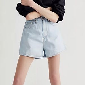 LEVIS DENIM SHORTS